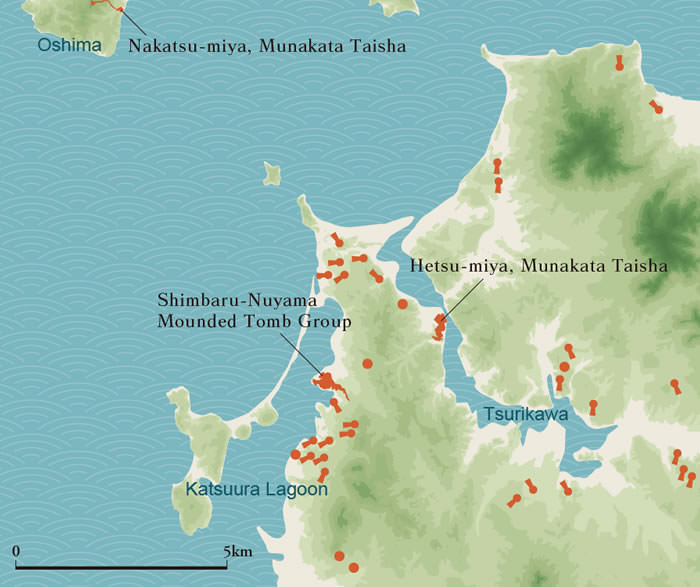 The sea inlet area of the Munakata region and distribution of large-scale mounded tombs. Countless mounded tombs also existed in the mountains.