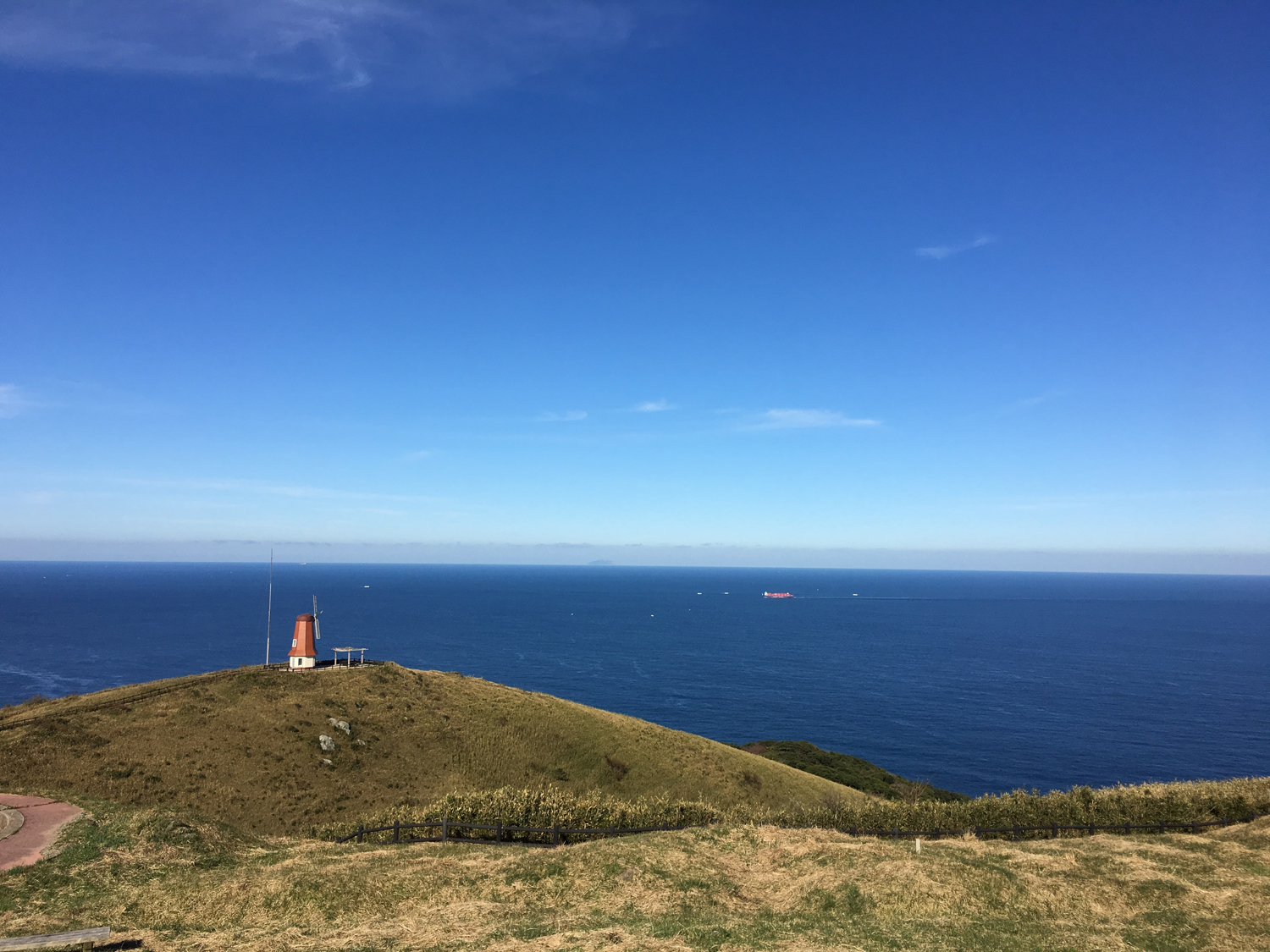 【優秀賞】沖ノ島へと続く海 撮影：加地則雄