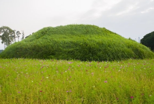 照片:25号坟(5世纪后半期)