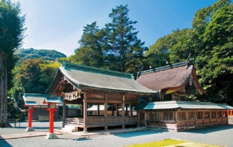 Picture：Nakatsu-miya, Munakata Taisha